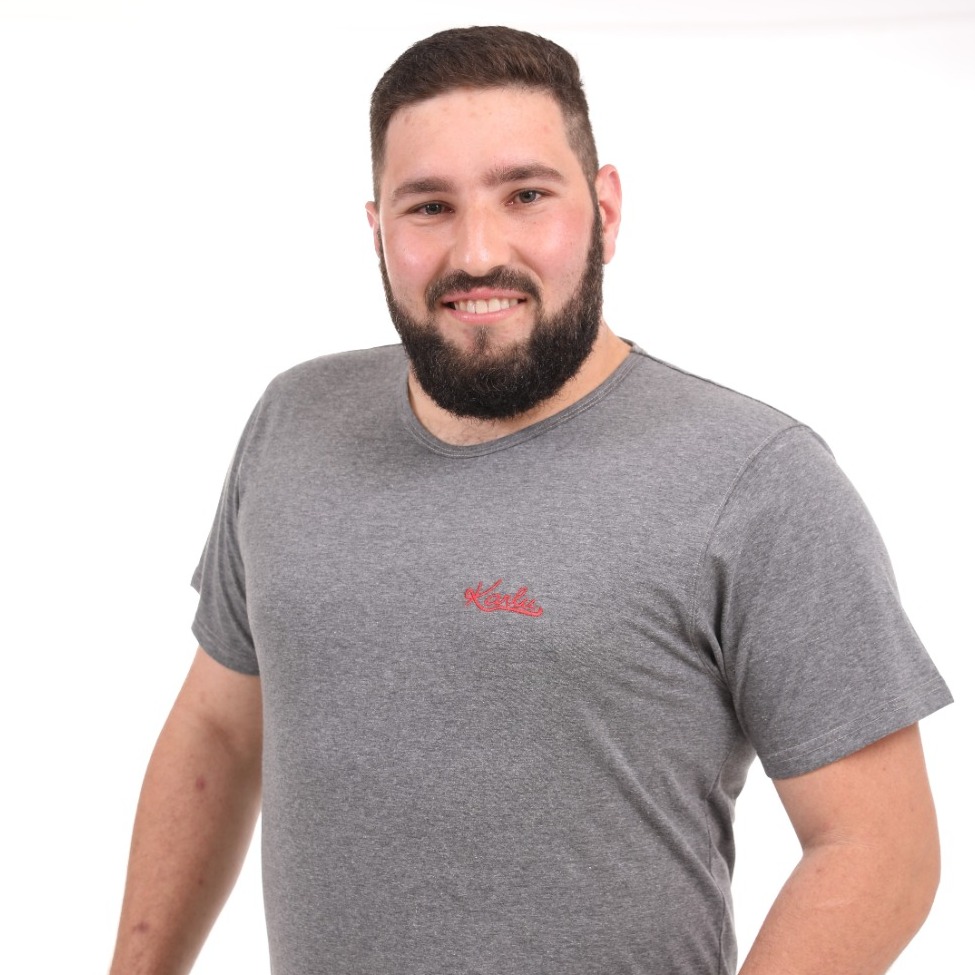 Camiseta gola redonda e gola V
